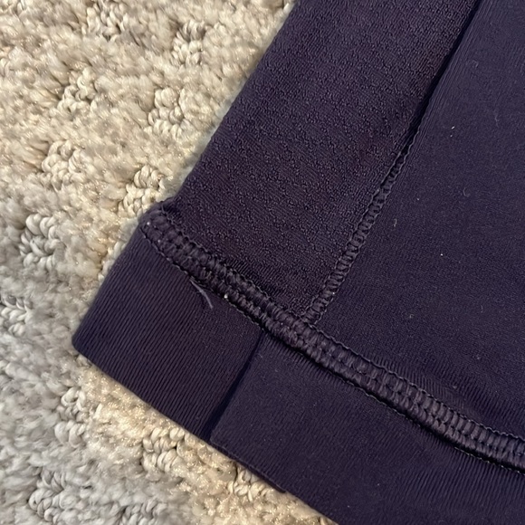 Lululemon Journey Crop Black grape colour - Picture 9 of 13